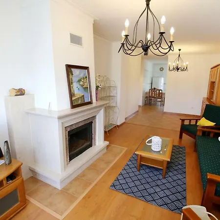 Apartamento T1 Sesmarias